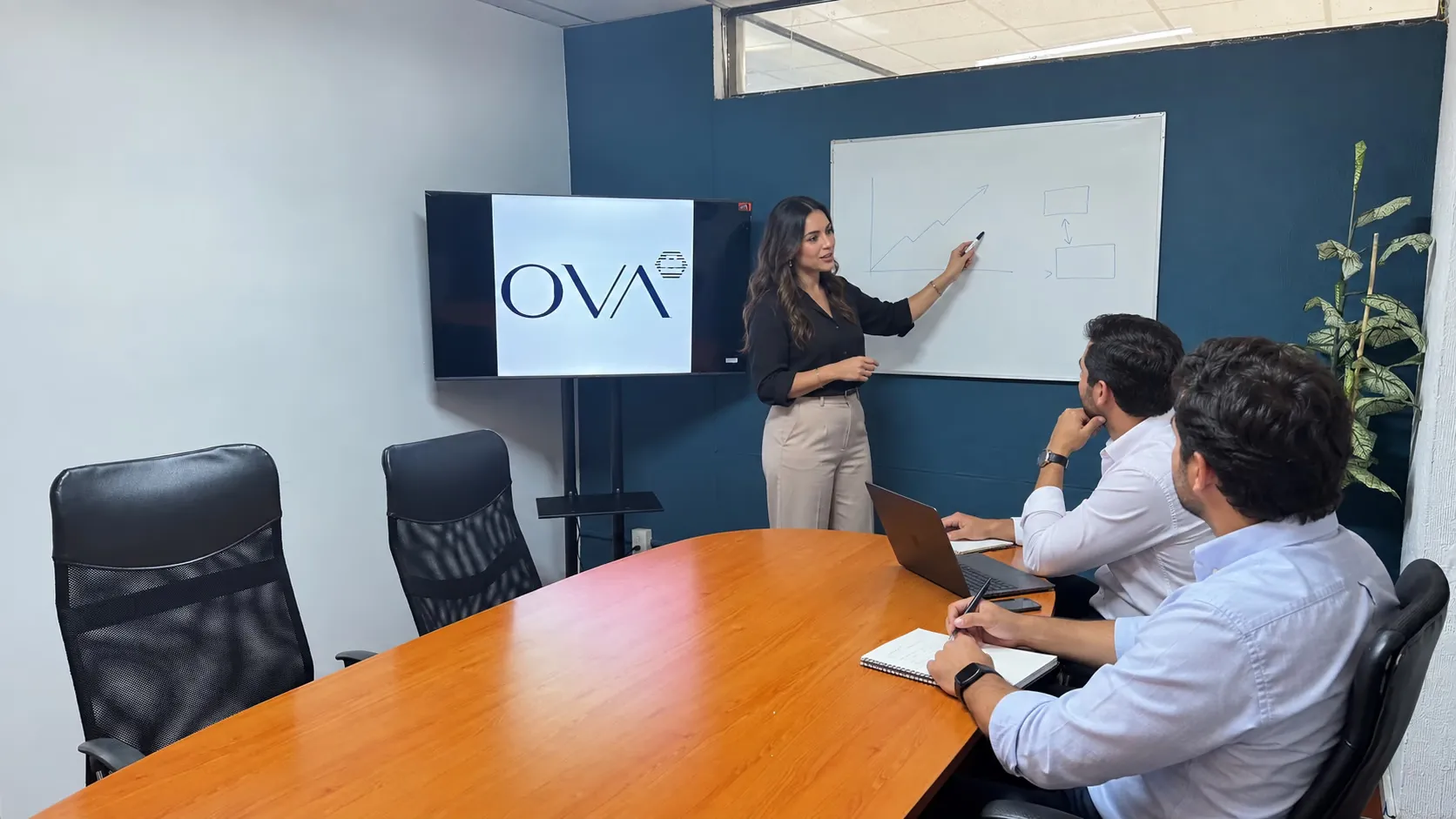 Sala de juntas de OVA en Querétaro
